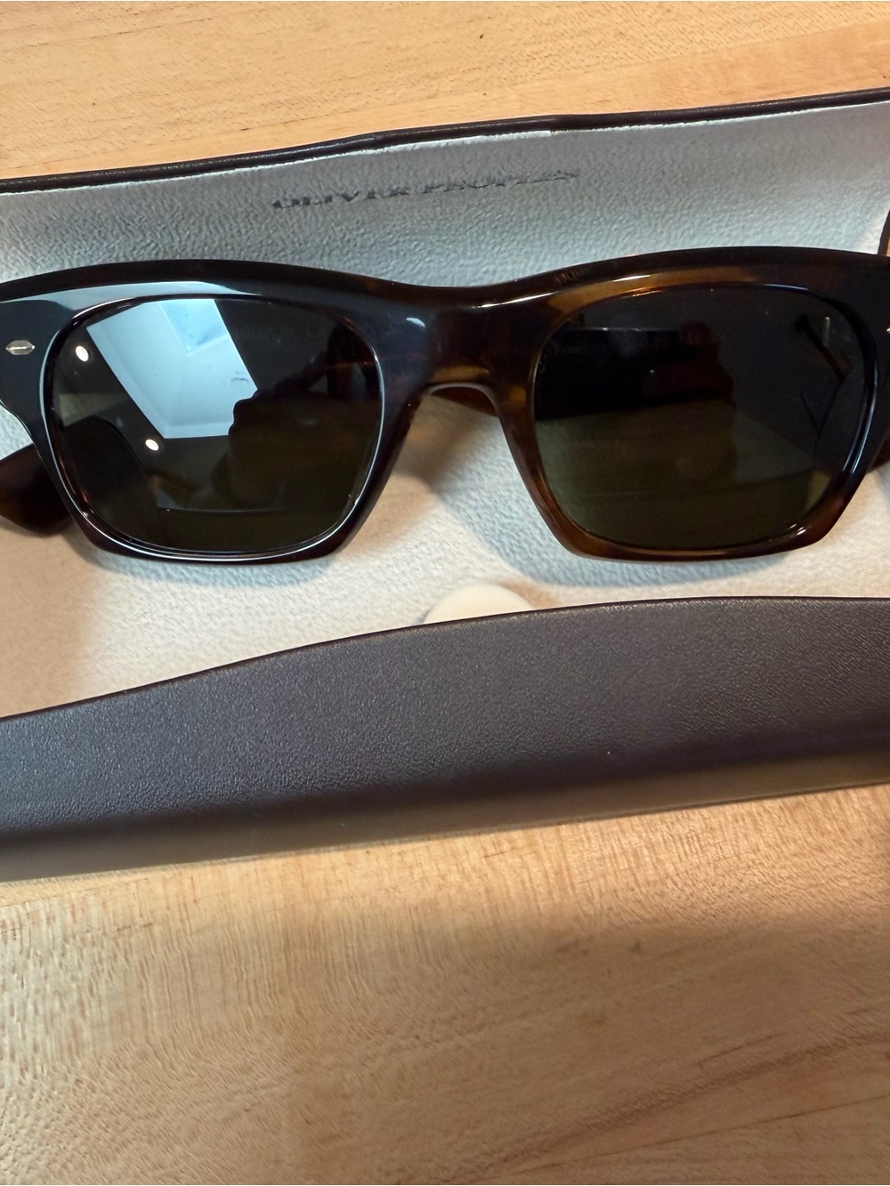 Oliver Peoples Kasdan UnisexTortoise Shell Frame Sunglasses with Brown Accents